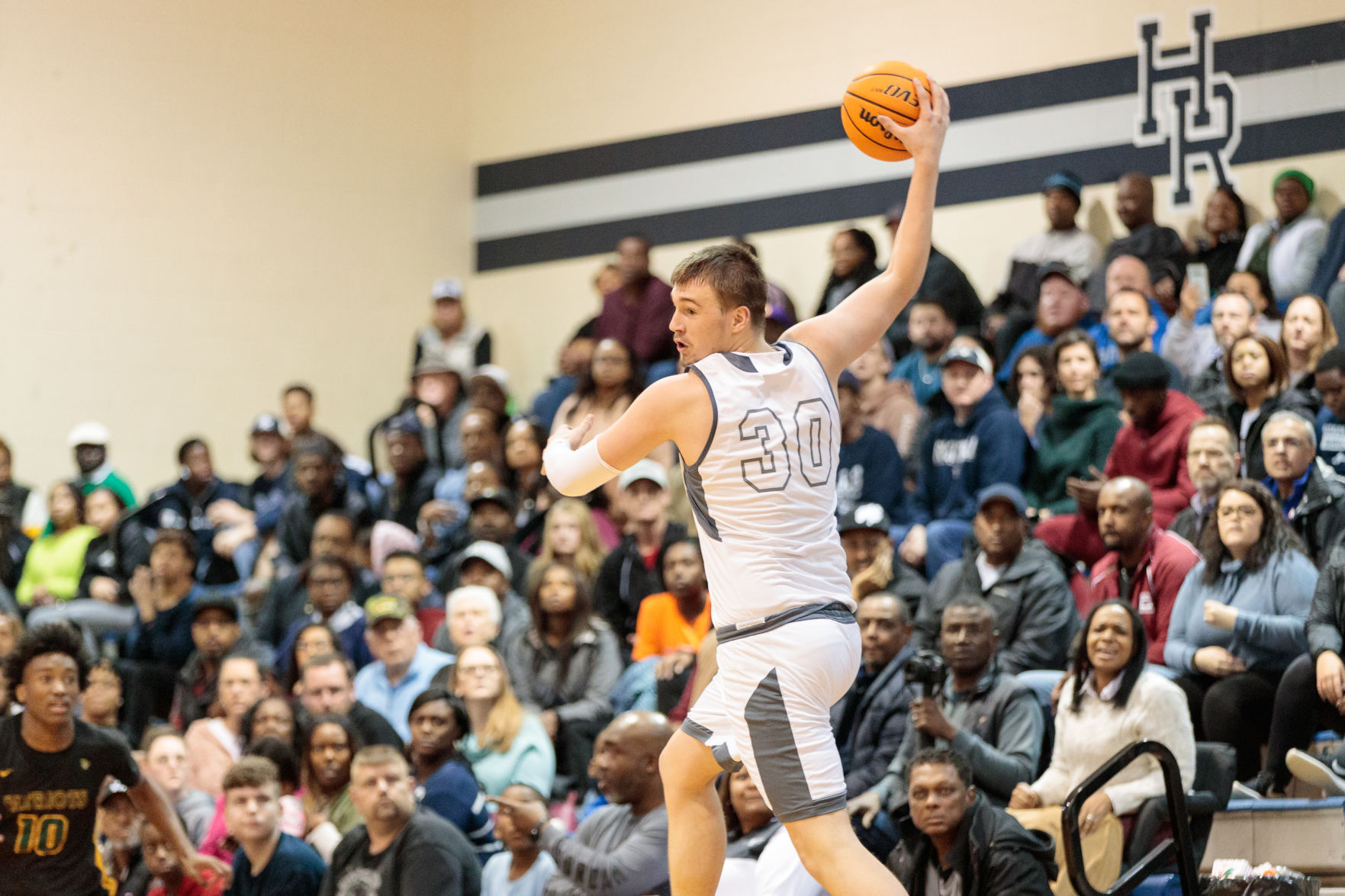 The Hickory Ridge Ragin' Bulls Host the Independence Patriots in a Southwestern Class 4A matchup.